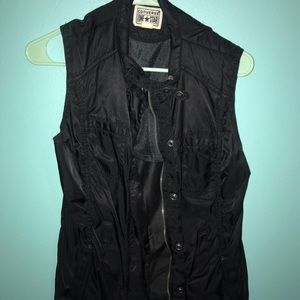 Converse vest